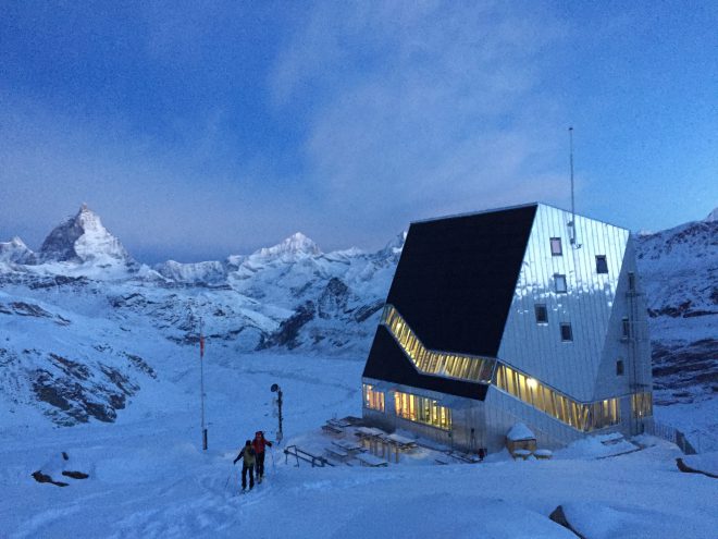 Monte Rosa Hütte und Matterhorn